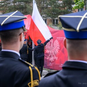 Zdjęcie przedstawia uczestników Wojewódzkich Obchodów Dnia Strażaka