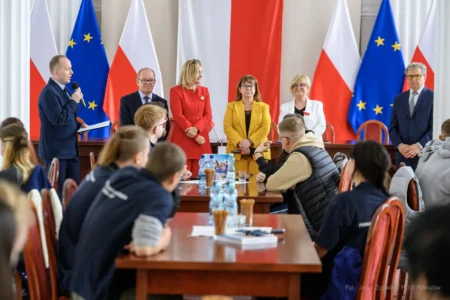 Uczestnicy rozpoczęcia gry miejskiej