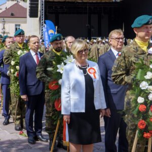 Zdjęcie przedstawia uczestników uroczystości Święta Konstytucji 3 Maja
