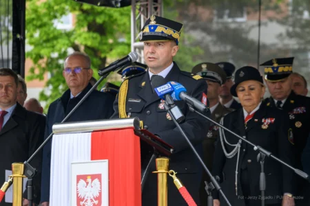 Zdjęcie przedstawia uczestników Wojewódzkich Obchodów Dnia Strażaka