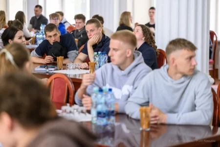 Uczestnicy rozpoczęcia gry miejskiej