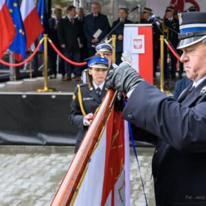 Zdjęcie przedstawia uczestników Wojewódzkich Obchodów Dnia Strażaka