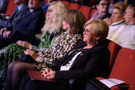 Teresa Kubas-Hul, Wojewoda Podkarpacki na widowni w WDK.