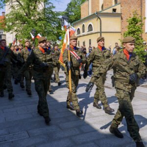 Zdjęcie przedstawia uczestników uroczystości Święta Konstytucji 3 Maja