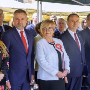 Zdjęcie przedstawia uczestników uroczystości Święta Konstytucji 3 Maja