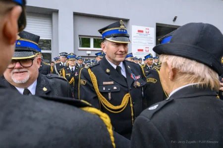 Zdjęcie przedstawia uczestników Wojewódzkich Obchodów Dnia Strażaka