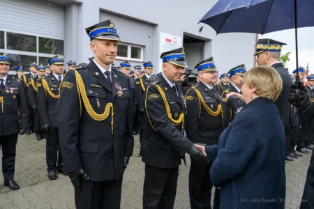 Zdjęcie przedstawia uczestników Wojewódzkich Obchodów Dnia Strażaka