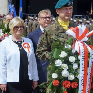 Zdjęcie przedstawia uczestników uroczystości Święta Konstytucji 3 Maja