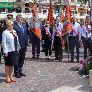 Zdjęcie przedstawia uczestników uroczystości Święta Konstytucji 3 Maja
