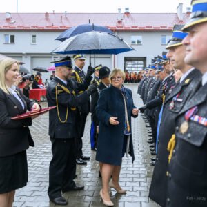 Zdjęcie przedstawia uczestników Wojewódzkich Obchodów Dnia Strażaka