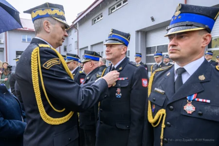 Zdjęcie przedstawia uczestników Wojewódzkich Obchodów Dnia Strażaka