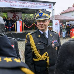Zdjęcie przedstawia uczestników Wojewódzkich Obchodów Dnia Strażaka