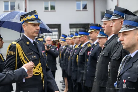 Zdjęcie przedstawia uczestników Wojewódzkich Obchodów Dnia Strażaka