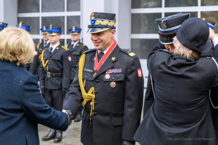 Zdjęcie przedstawia uczestników Wojewódzkich Obchodów Dnia Strażaka