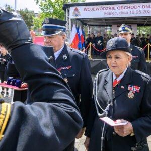 Zdjęcie przedstawia uczestników Wojewódzkich Obchodów Dnia Strażaka