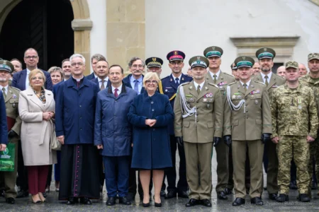 Zdjęcie przedstawia uczestników Święta Straży Granicznej