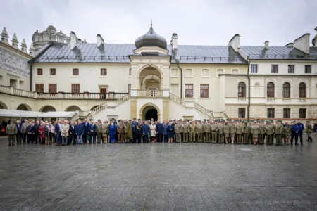 Zdjęcie przedstawia uczestników Święta Straży Granicznej
