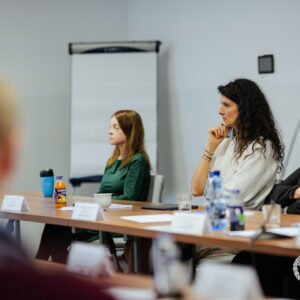 Zdjęcie przedstawia uczestników Wyższych Kursów Obronnych