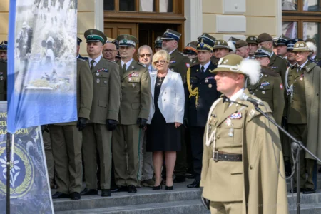 Zdjęcie przedstawia uczestników obchodów Święta 21 Brygady Strzelców Podhalańskich