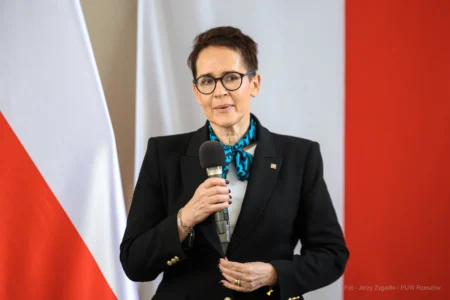 Zdjęcie przedstawia szefową Służby Cywilnej Anitę Noskowską- Piątkowską