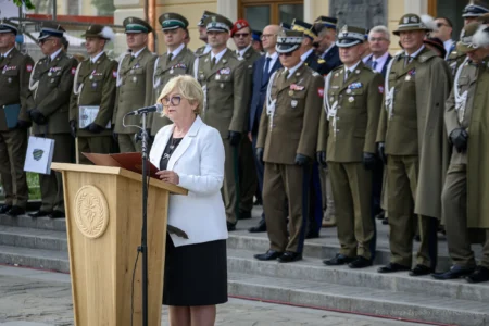 Zdjęcie przedstawia uczestników obchodów Święta 21 Brygady Strzelców Podhalańskich