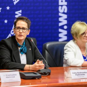 Zdjęcie przedstawia uczestników spotkania z szefową Służby Cywilnej Anitą Noskowską Piątkowską