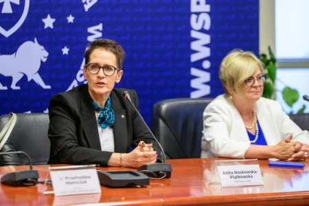 Zdjęcie przedstawia uczestników spotkania z szefową Służby Cywilnej Anitą Noskowską Piątkowską