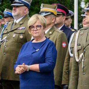 Zdjęcie przedstawia uczestników święta wojsk pancernych i zmechanizowanych