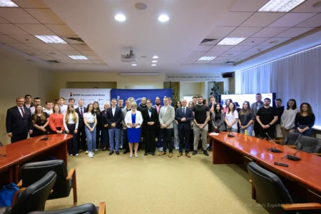 Zdjęcie przedstawia uczestników spotkania z szefową Służby Cywilnej Anitą Noskowską Piątkowską