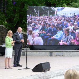 Zdjęcie przedstawia uczestników galu finałowej "Fundusz sołecki - najlepsza inicjatywa"