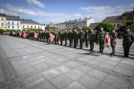 Zdjęcie przedstawia uczestników obchodów Święta 21 Brygady Strzelców Podhalańskich
