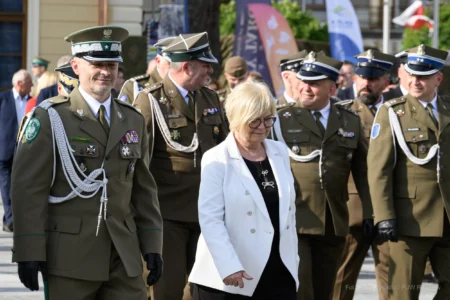 Zdjęcie przedstawia uczestników obchodów Święta 21 Brygady Strzelców Podhalańskich