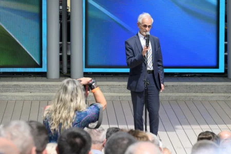 Zdjęcie przedstawia uczestników galu finałowej "Fundusz sołecki - najlepsza inicjatywa"