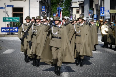 Zdjęcie przedstawia uczestników obchodów Święta 21 Brygady Strzelców Podhalańskich