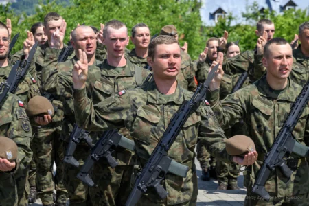 Uczestnicy przysięgi wojskowej 20 Przemyskiej Brygady Obrony Terytorialnej