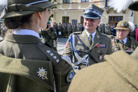 Zdjęcie przedstawia uczestników obchodów Święta 21 Brygady Strzelców Podhalańskich