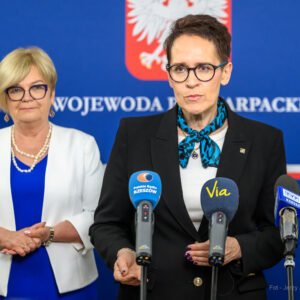 Zdjęcie przedstawia uczestników spotkania z szefową Służby Cywilnej Anitą Noskowską Piątkowską