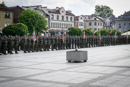 Zdjęcie przedstawia uczestników obchodów Święta 21 Brygady Strzelców Podhalańskich
