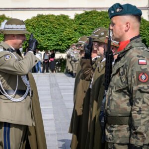 Zdjęcie przedstawia uczestników obchodów Święta 21 Brygady Strzelców Podhalańskich