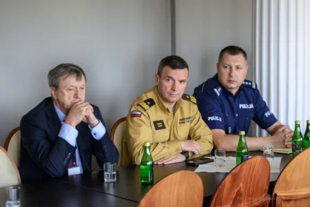 Zdjęcie przedstawia uczestników spotkania z szefową Służby Cywilnej Anitą Noskowską Piątkowską