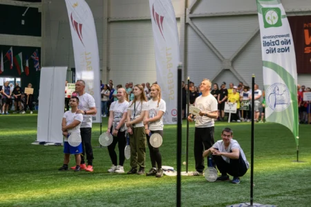 Zdjęcie przedstawia uczestników Spartakiady Środowiskowych Domów Samopomocy