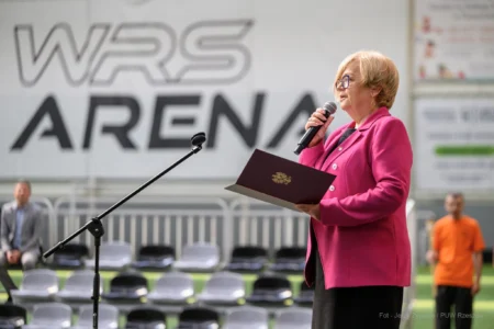 Zdjęcie przedstawia uczestników Spartakiady Środowiskowych Domów Samopomocy