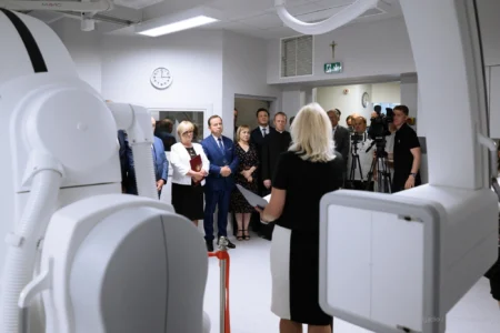 Zdjęcie przedstawia uczestników uroczystości w szpitalu nr 2 w Rzeszowie