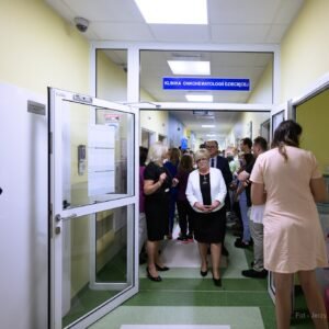 Zdjęcie przedstawia uczestników uroczystości w szpitalu nr 2 w Rzeszowie