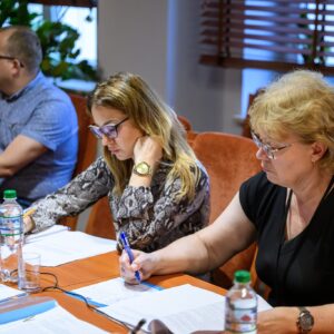Zdjęcie przedstawia uczestników spotkania w urzędzie wojewódzkim