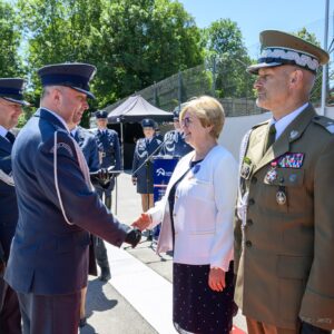 Zdjęcie przedstawia uczestników uroczystości z okazji Święta Służby Więziennej