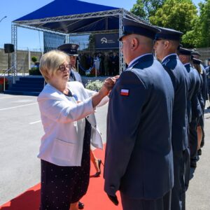 Zdjęcie przedstawia uczestników uroczystości z okazji Święta Służby Więziennej