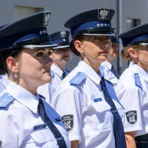 Zdjęcie przedstawia uczestników uroczystości z okazji Święta Służby Więziennej