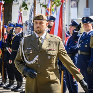 Zdjęcie przedstawia uczestników obchodów Sita Wojska Polskiego w Rzeszowie
