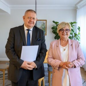 Wojewoda podkarpacki Teresa Kubas-Hul i konsultant wojewódzki w dziedzinie epidemiologii Janusz Kaliszczak